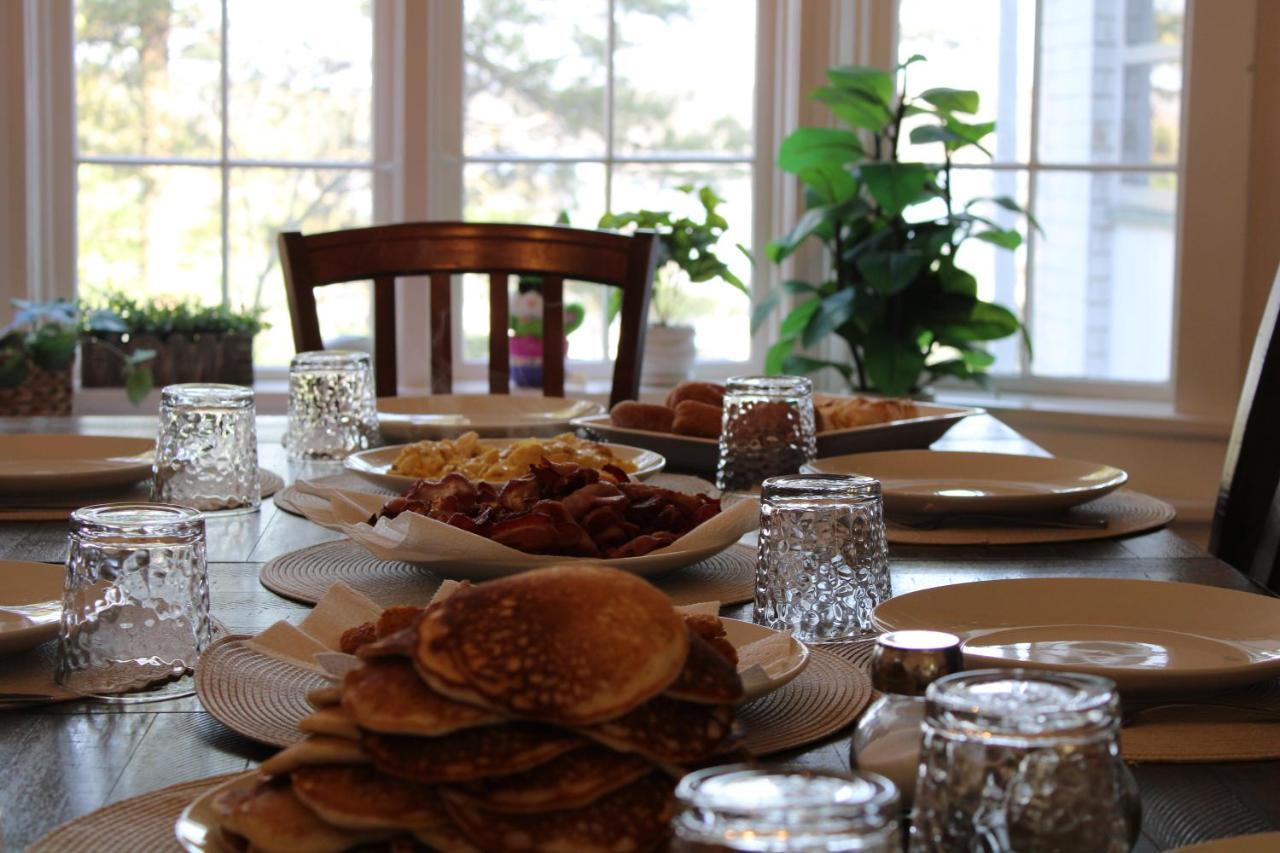 The Hillside B&B. Home W/ Breakfast Service! วิสคอนซินเดลส์ ภายนอก รูปภาพ