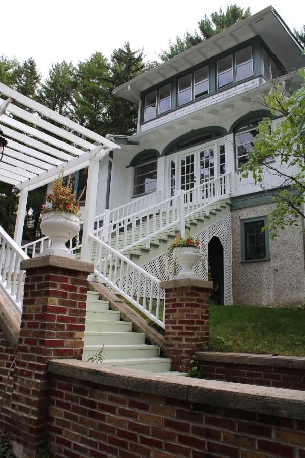 The Hillside B&B. Home W/ Breakfast Service! วิสคอนซินเดลส์ ภายนอก รูปภาพ