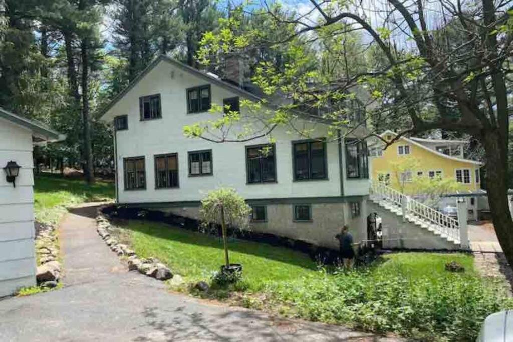 The Hillside B&B. Home W/ Breakfast Service! วิสคอนซินเดลส์ ภายนอก รูปภาพ