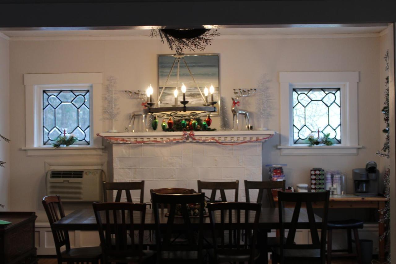 The Hillside B&B. Home W/ Breakfast Service! วิสคอนซินเดลส์ ภายนอก รูปภาพ